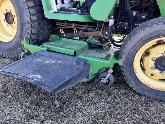 2005 John Deere 3320 - Photo32