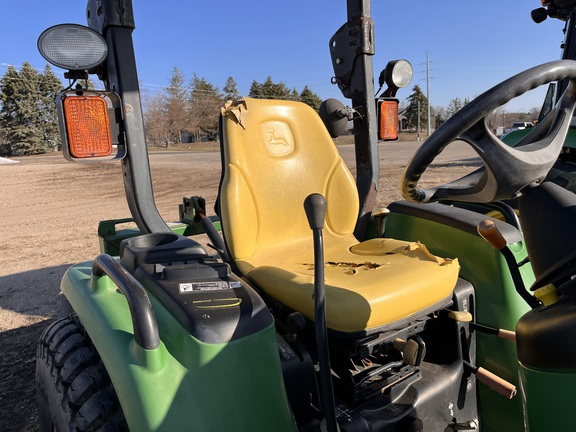 2005 John Deere 3320 - Photo36