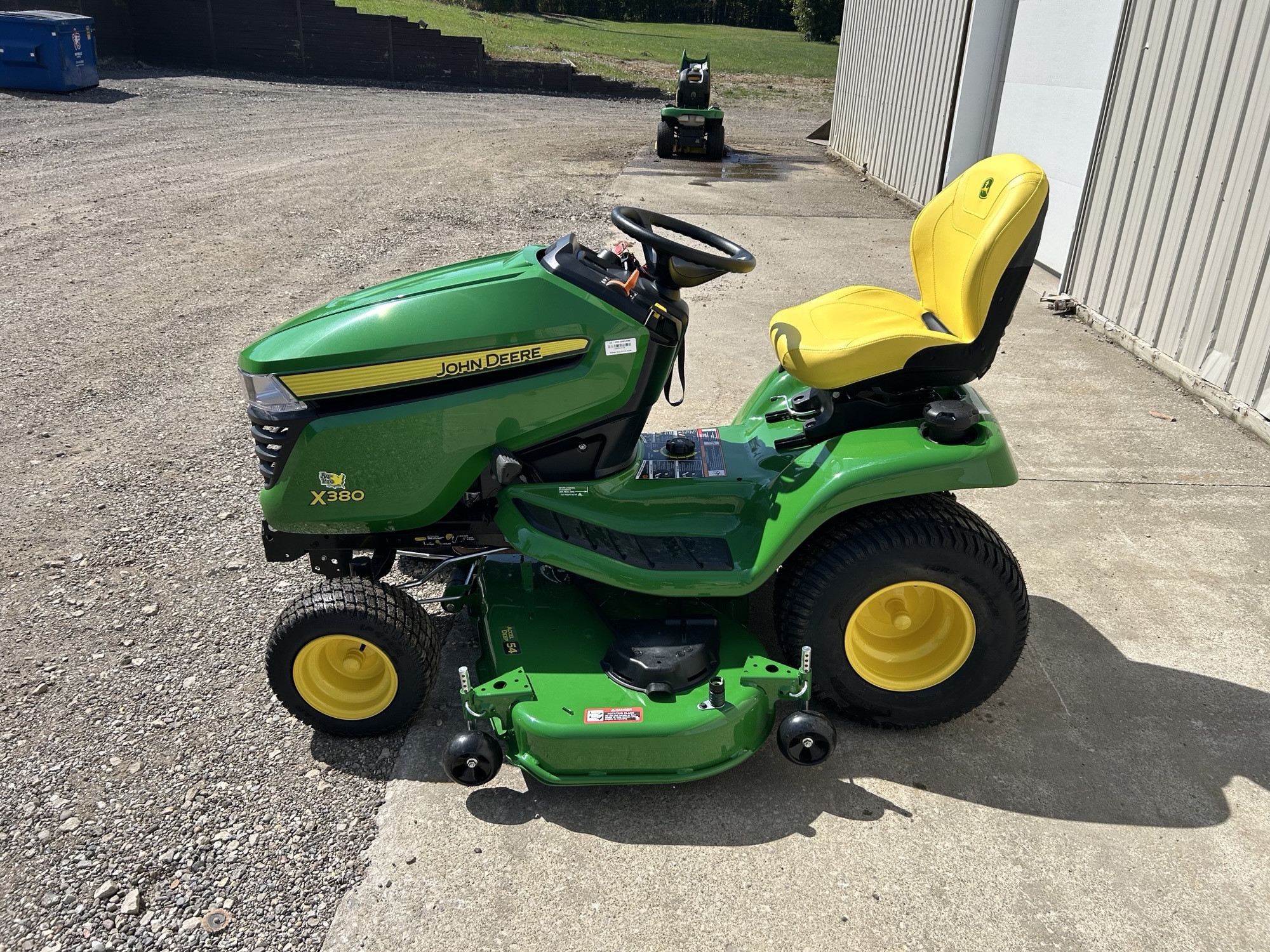 2025 John Deere X380 Image 8