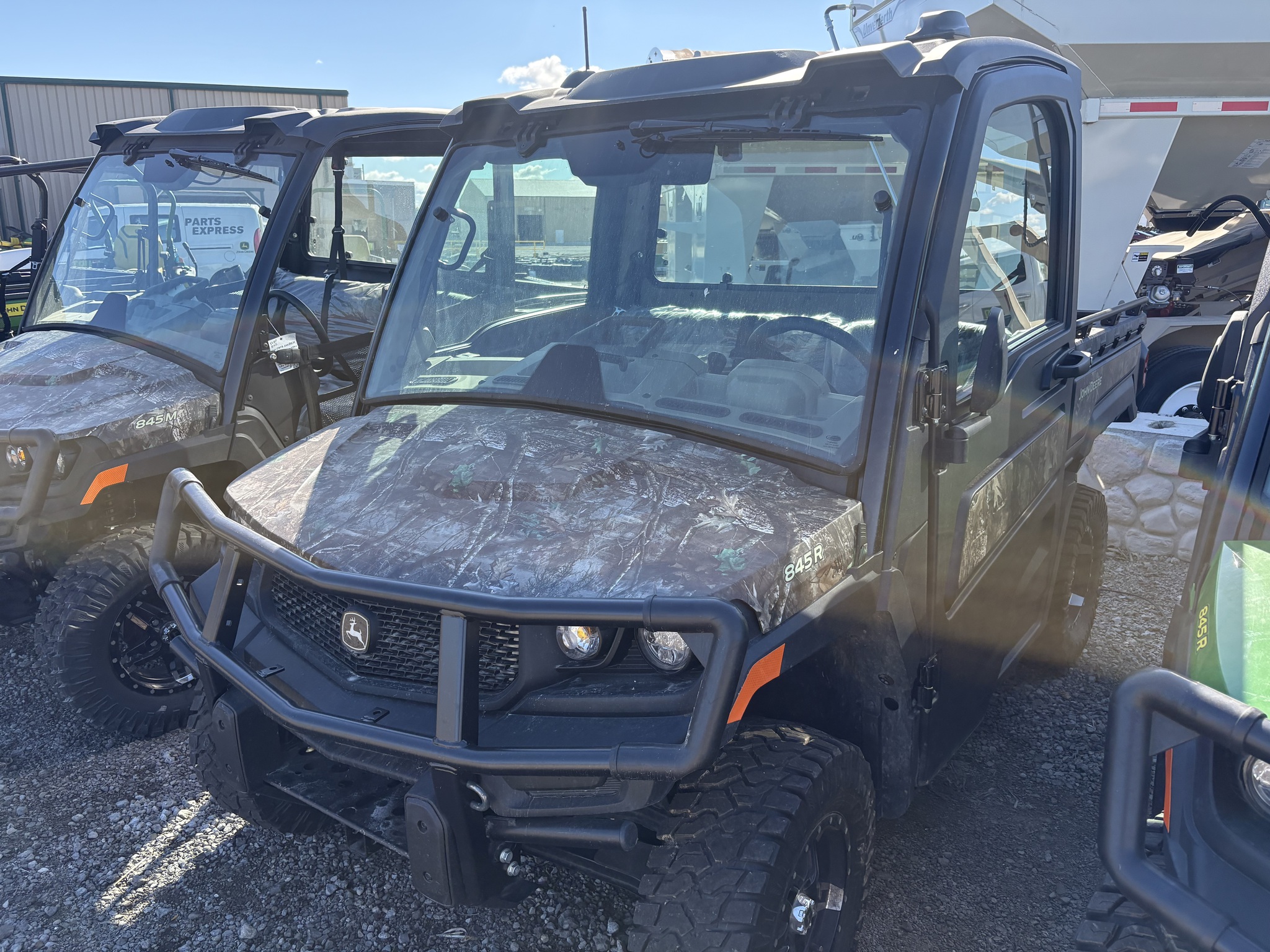 2024 John Deere XUV845R Image 2