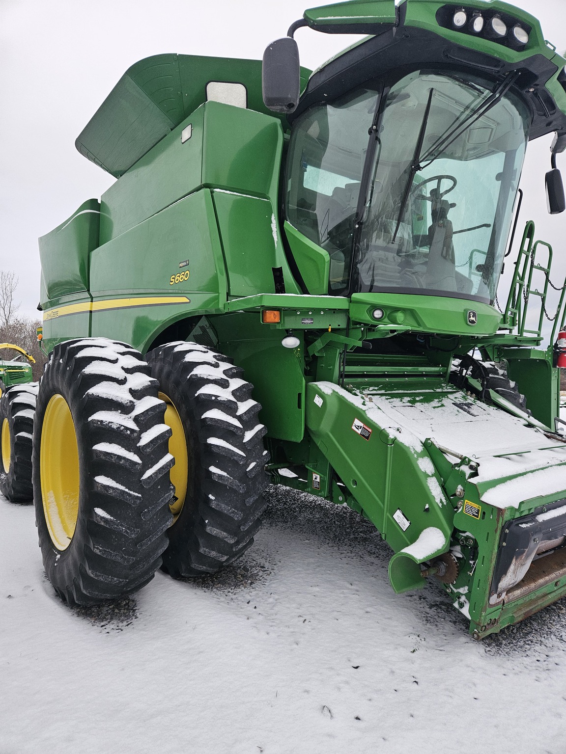 2012 John Deere S660 Image 2