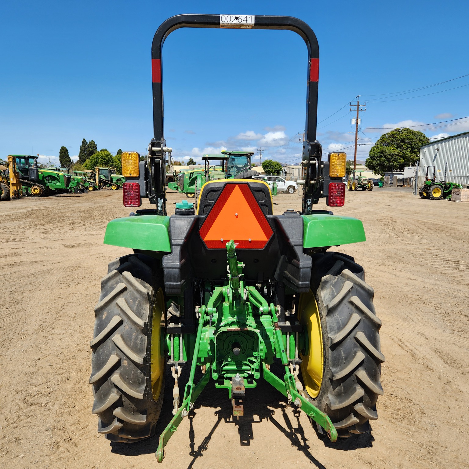 2021 John Deere 3025D Image 4