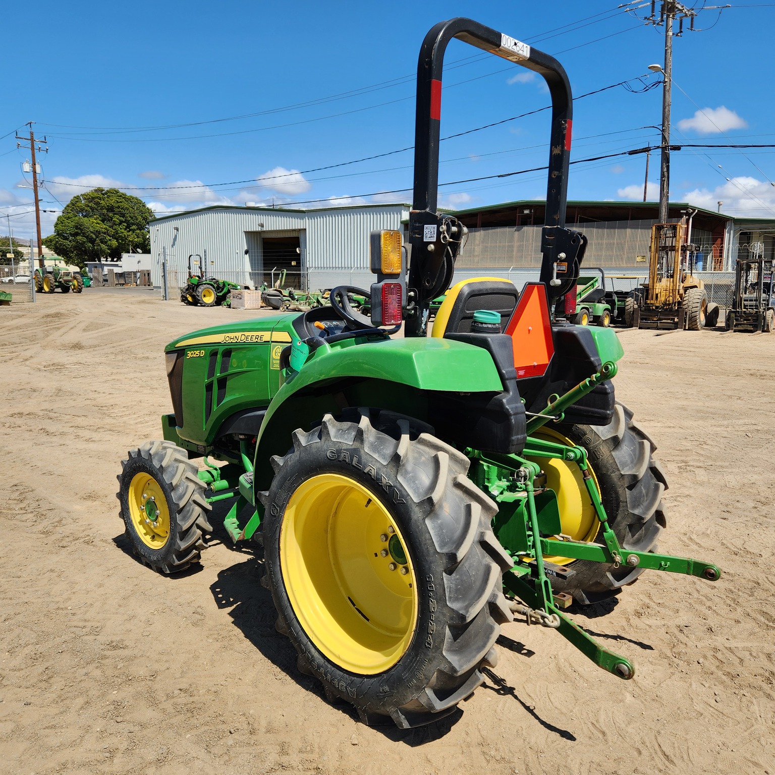 2021 John Deere 3025D Image 3