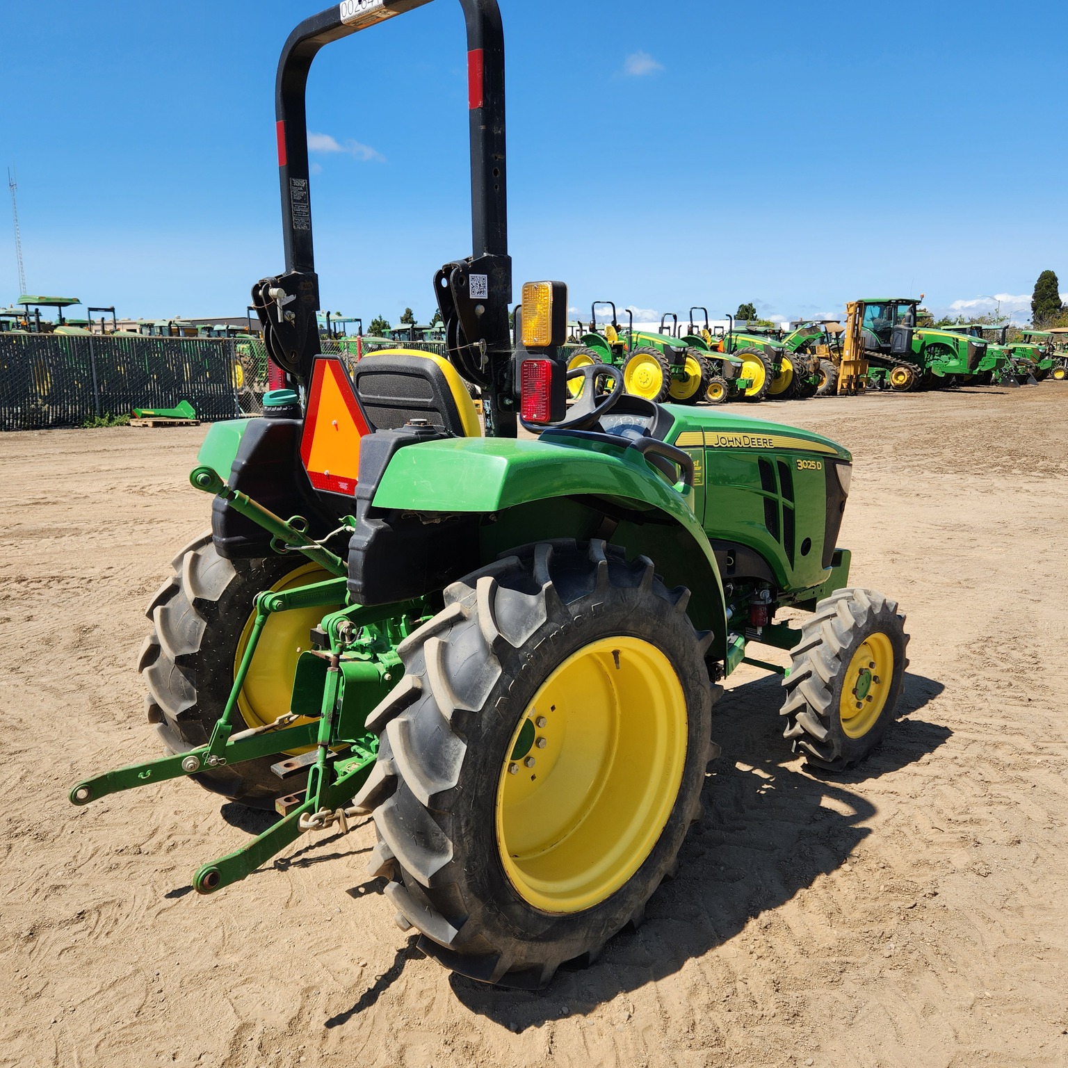 2021 John Deere 3025D Image 5