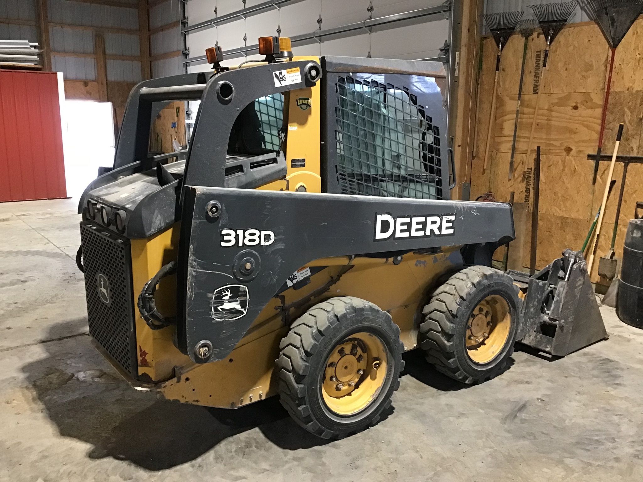 2013 John Deere 318D Image 8