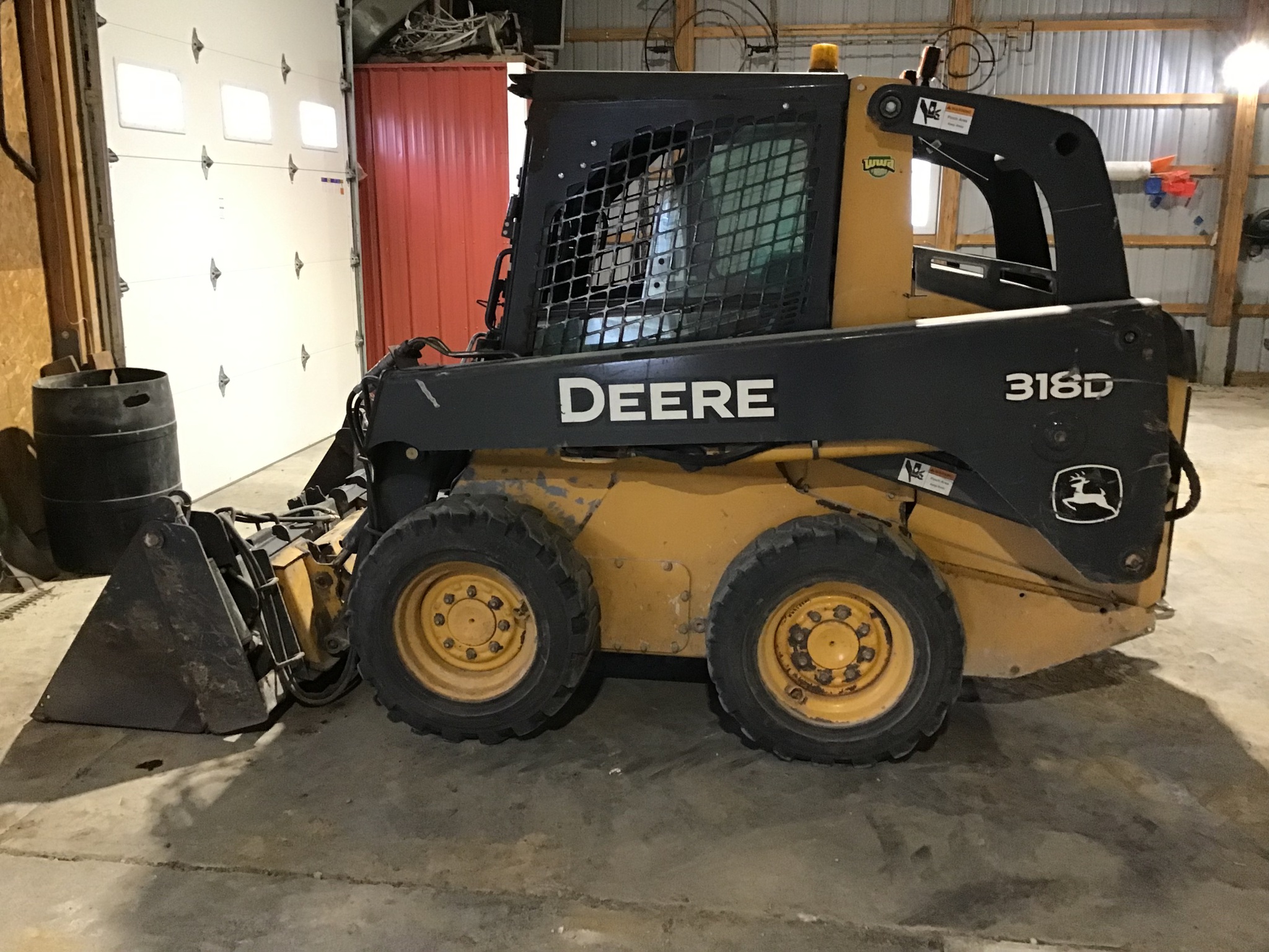 2013 John Deere 318D Image 5