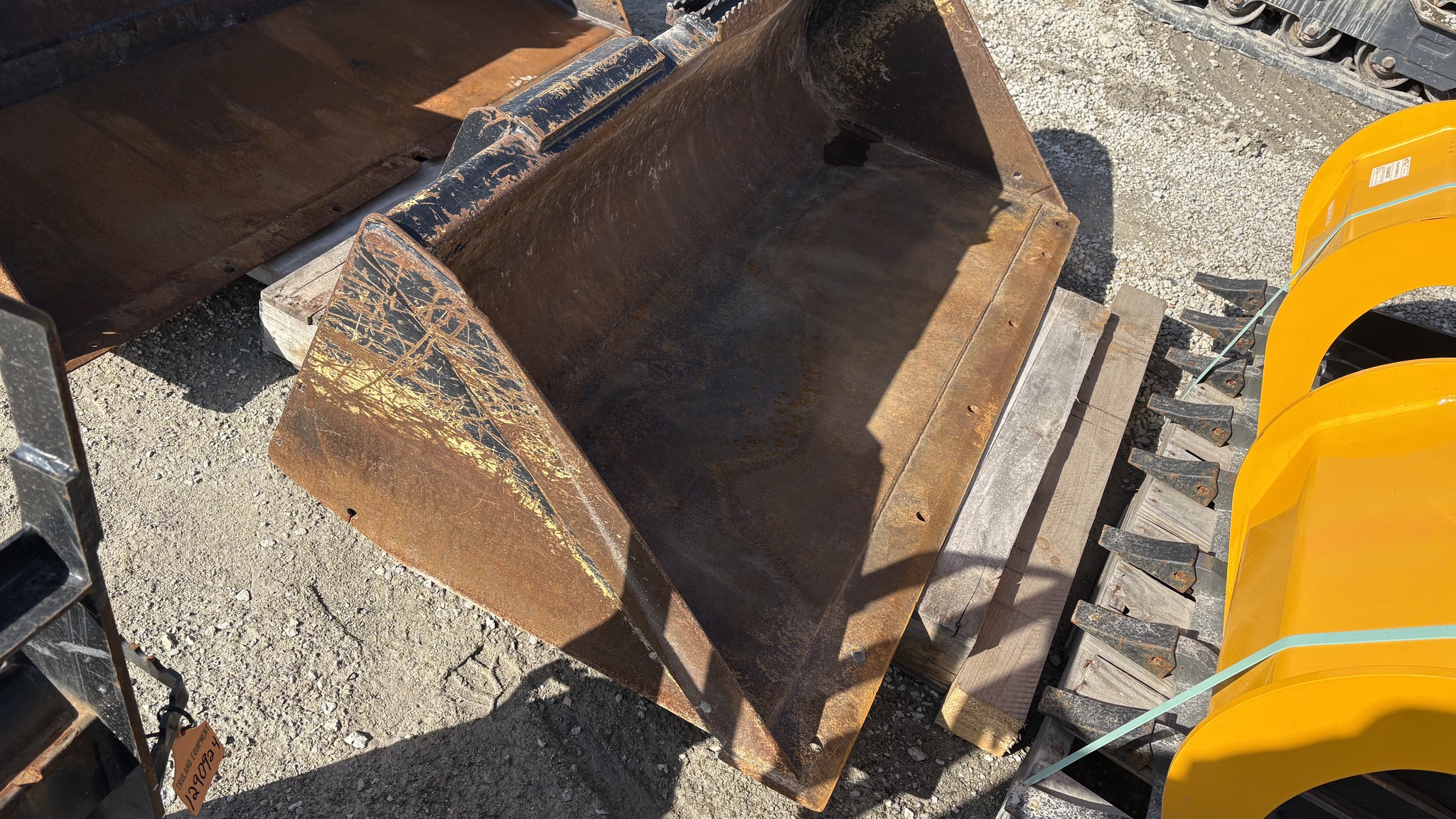 2013 John Deere 318D Image 11