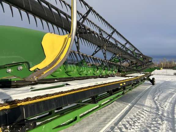Used 2021 John Deere HD50R Combine Platforms at Horizon Ag & Turf in Falher, AB - Photo5