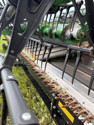 Used 2021 John Deere HD50R Combine Platforms at Horizon Ag & Turf in Falher, AB - Photo5