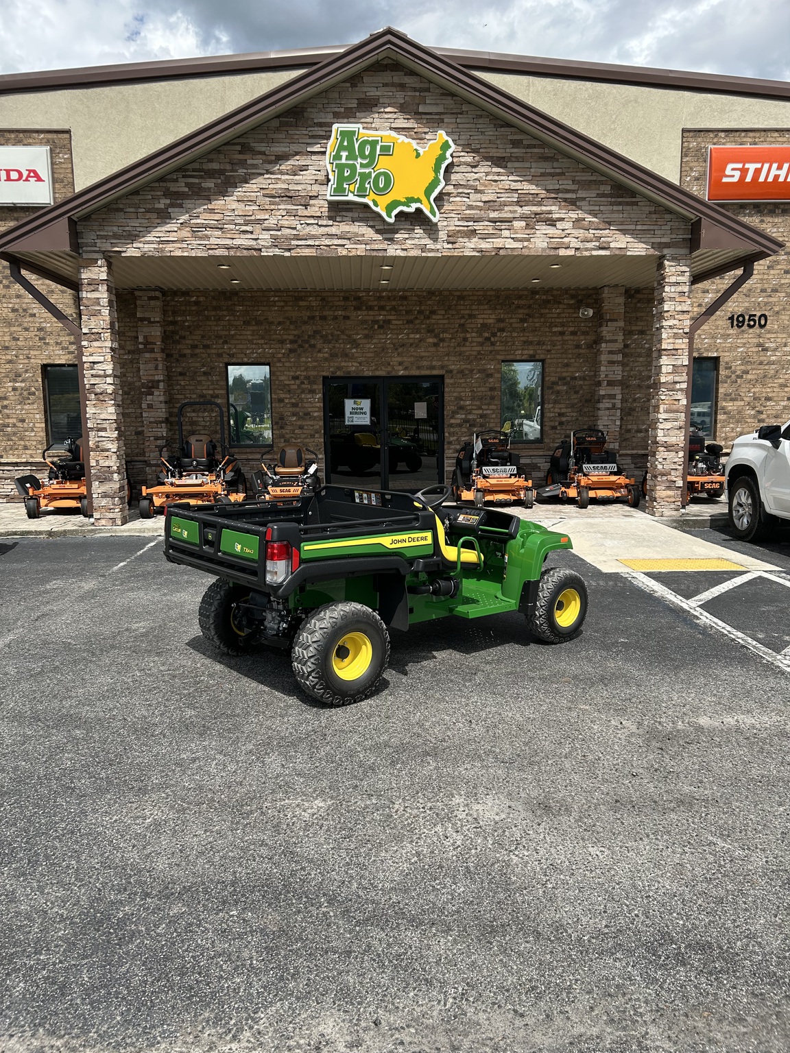 2025 John Deere TX GATOR Image 3