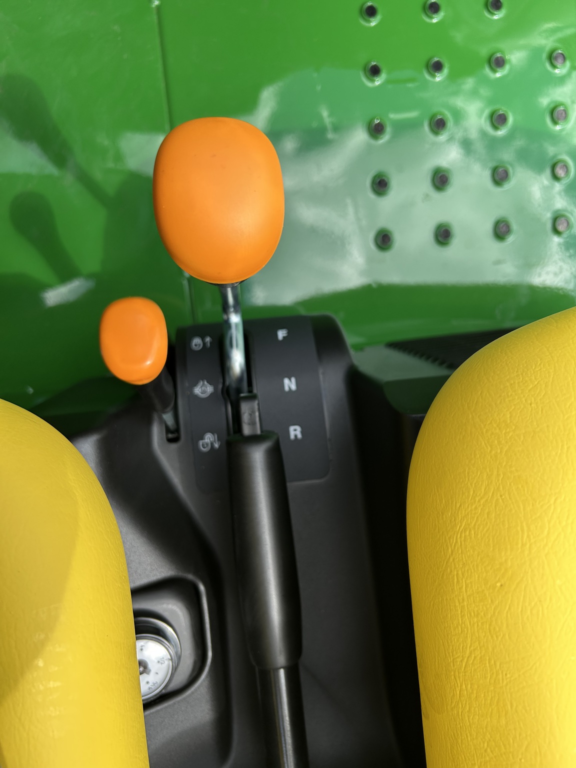 2025 John Deere TX GATOR Image 4