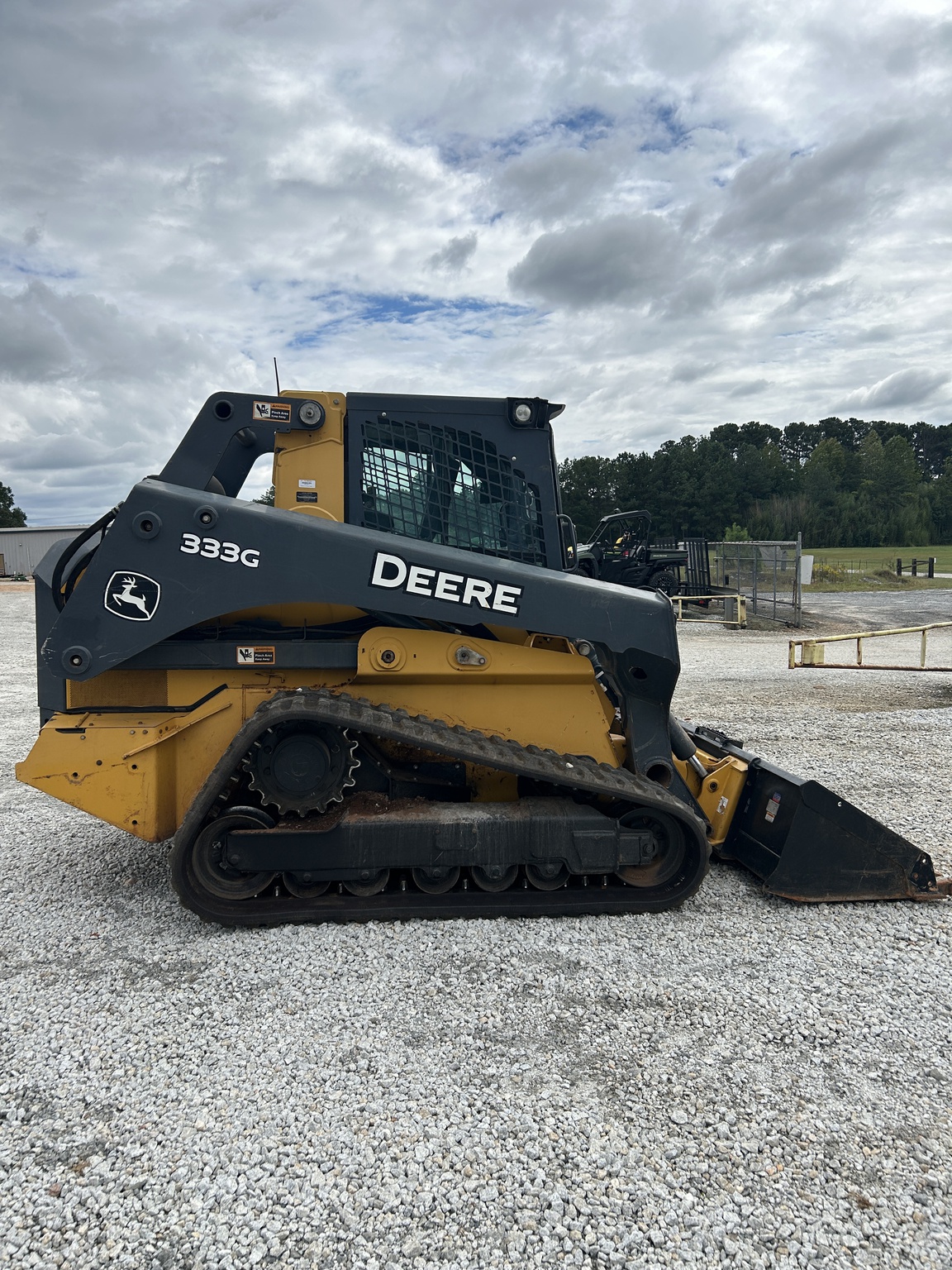 2016 John Deere 333G Image 2
