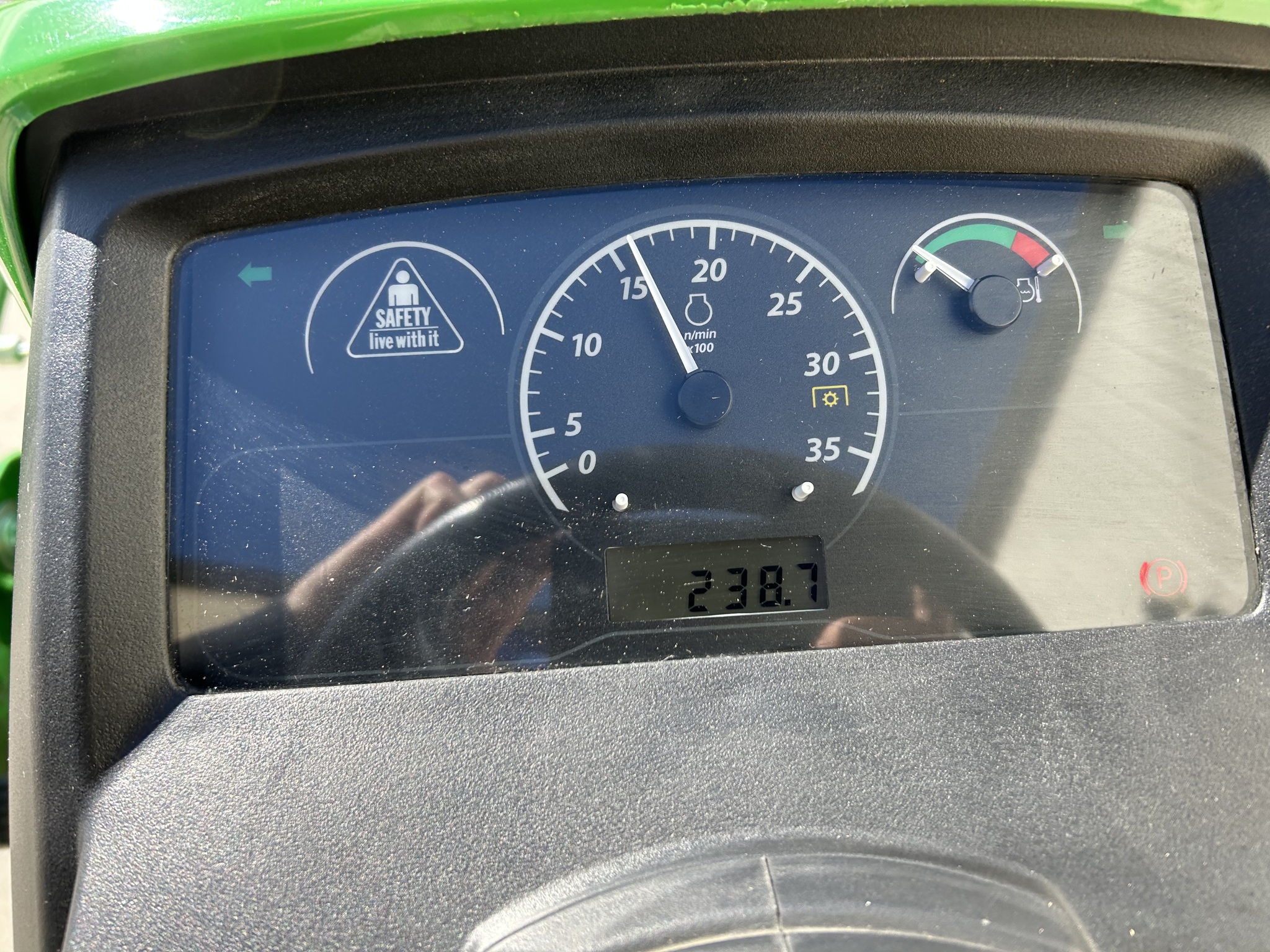 2022 John Deere 1025R Image 8
