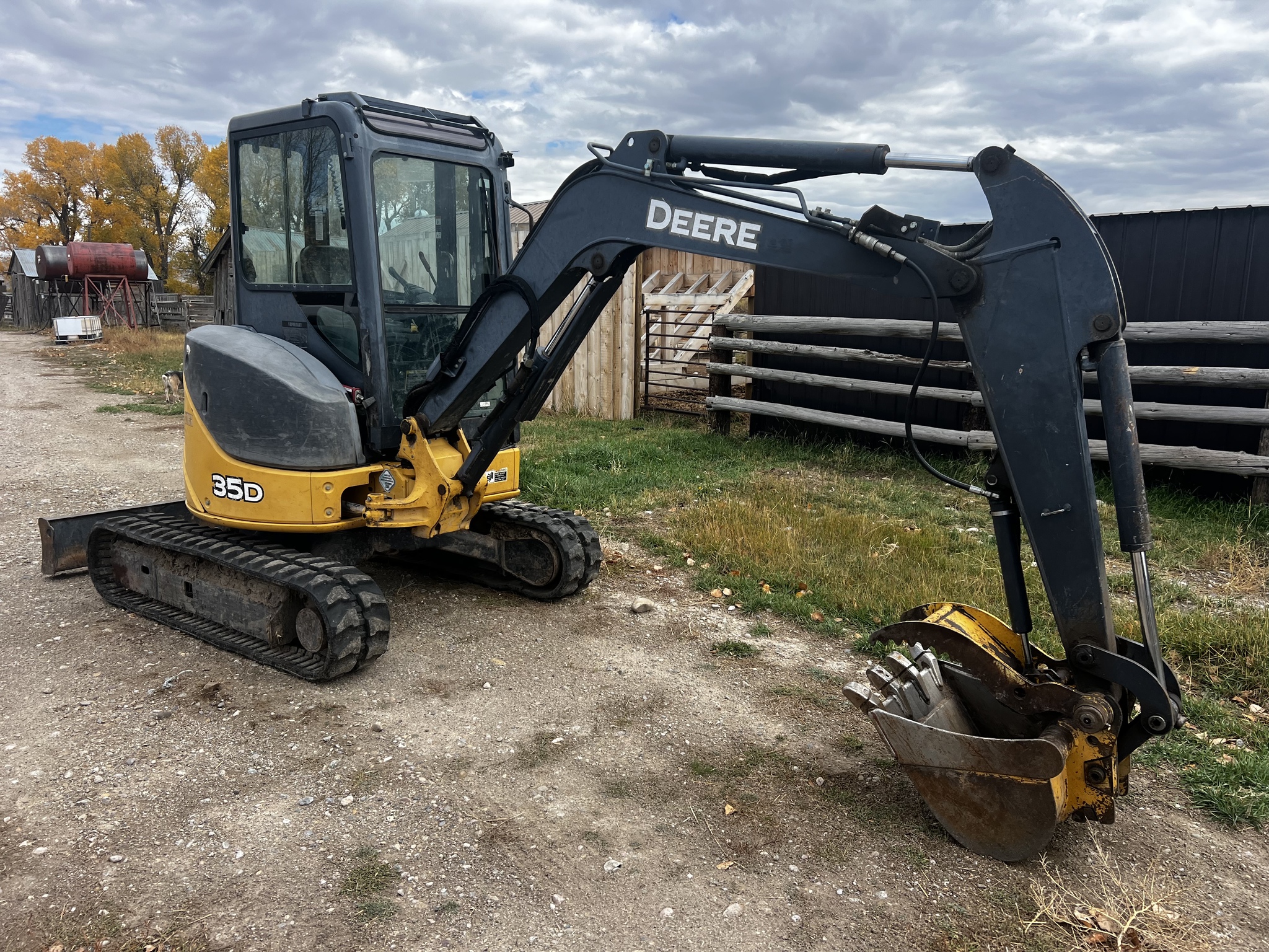 2006 John Deere 35D Image 2