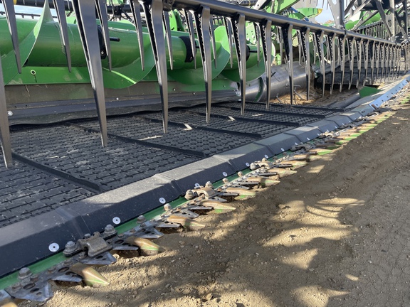 Used 2022 John Deere HD45R Combine Platforms at Horizon Ag & Turf in Vermilion, AB - Photo6