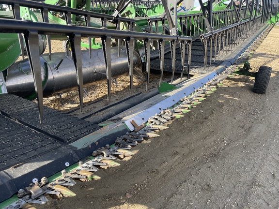 Used 2022 John Deere HD45R Combine Platforms at Horizon Ag & Turf in Vermilion, AB - Photo7