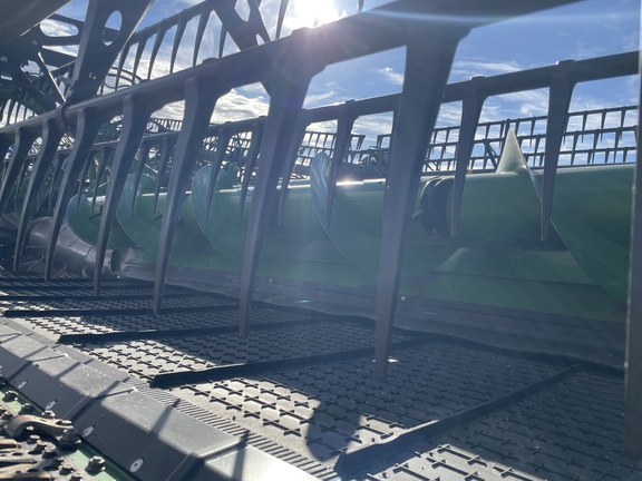 Used 2022 John Deere HD45R Combine Platforms at Horizon Ag & Turf in Vermilion, AB - Photo8