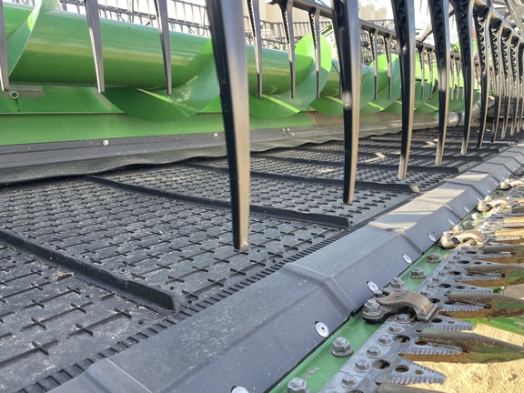 Used 2022 John Deere HD45R Combine Platforms at Horizon Ag & Turf in Vermilion, AB - Photo9
