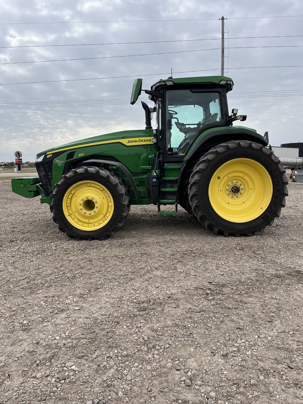 2024 John Deere 8R 310 Image 4