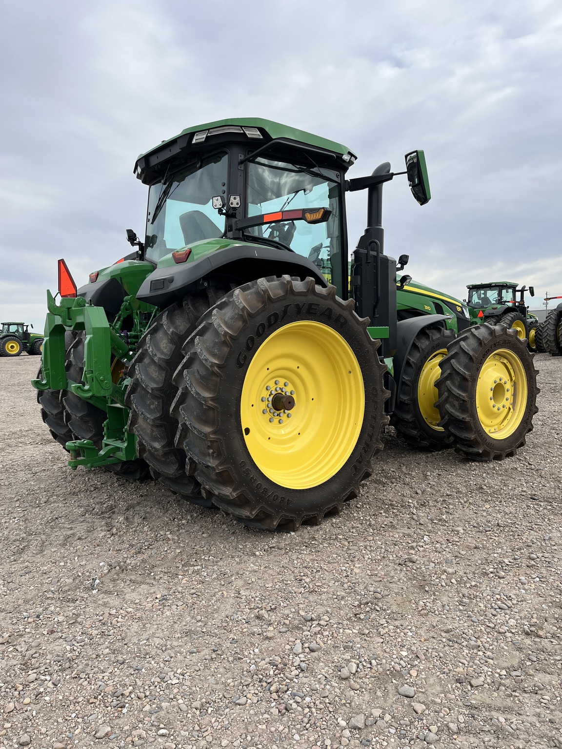 2024 John Deere 8R 310 Image 7