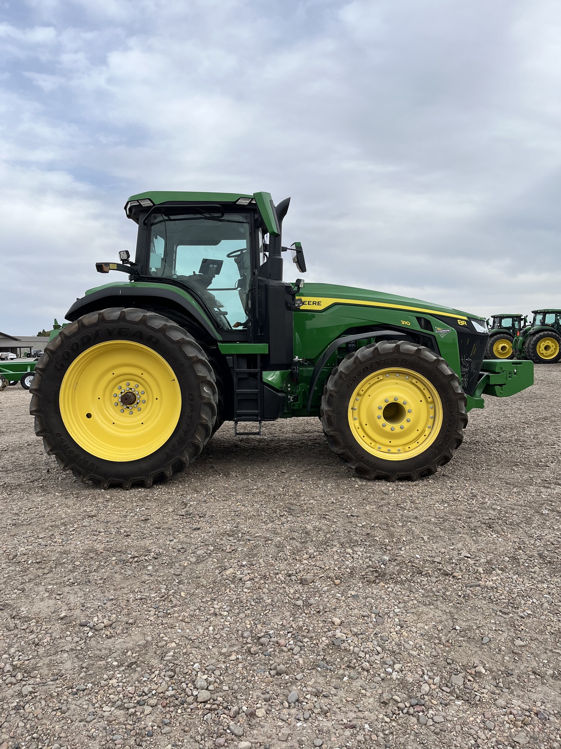 2024 John Deere 8R 310 Image 8