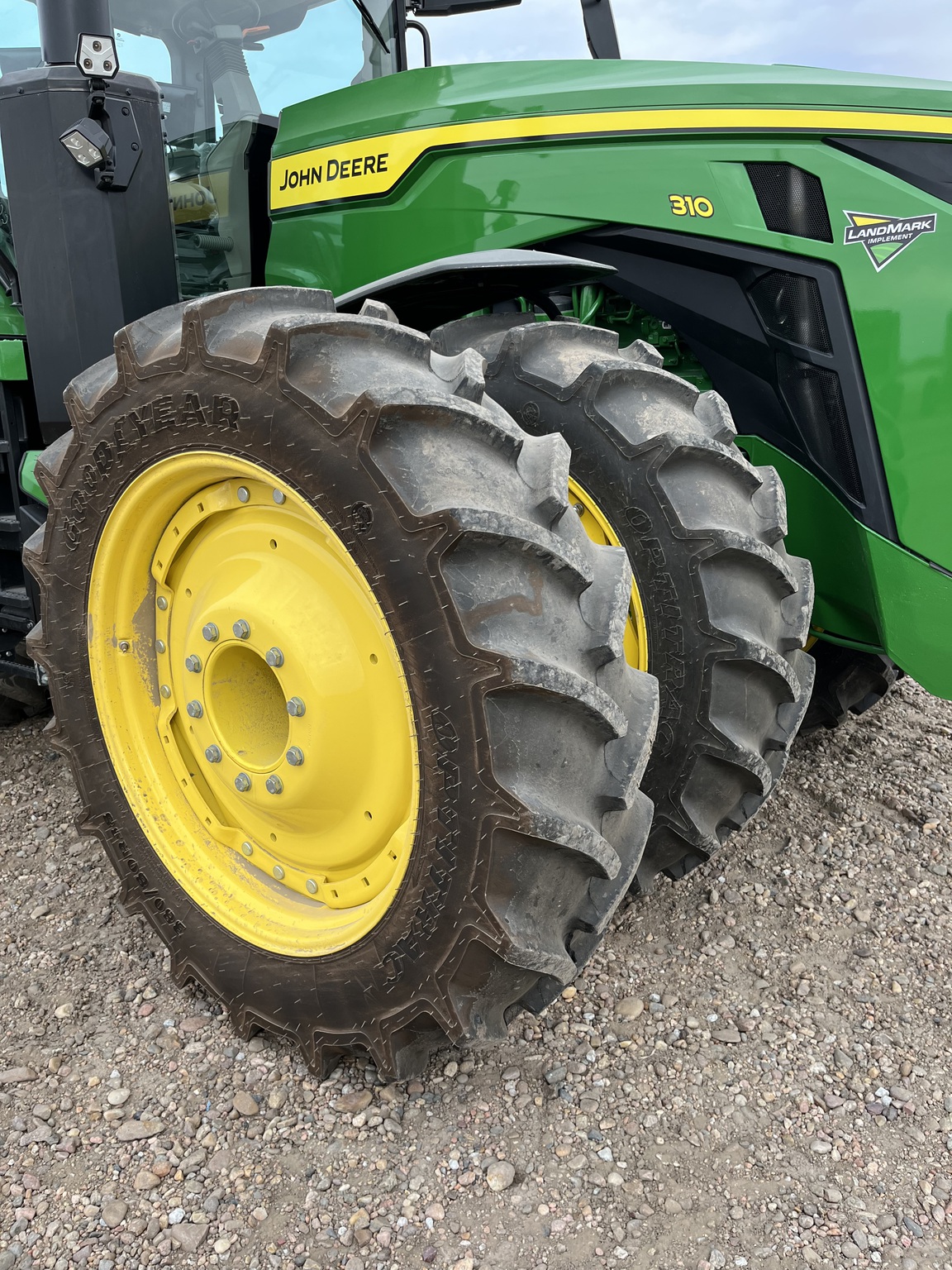 2024 John Deere 8R 310 Image 12