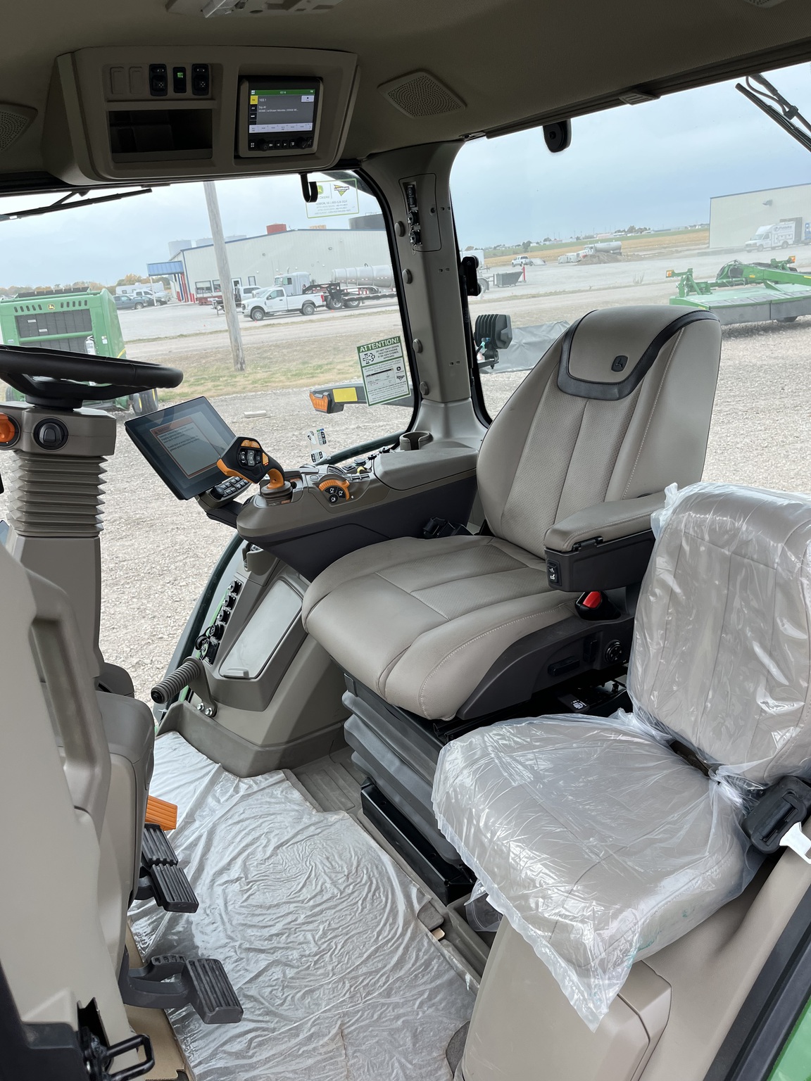 2024 John Deere 8R 310 Image 16