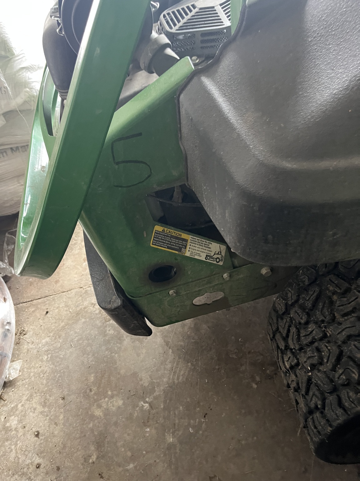 2024 John Deere Z930M Image 4