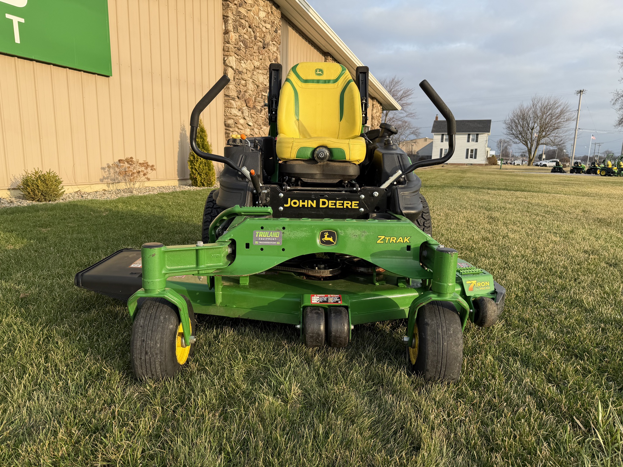 2024 John Deere Z930M Image 3