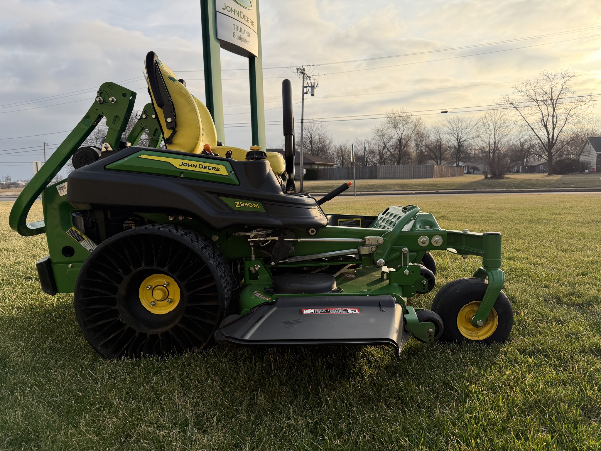 2024 John Deere Z930M Image 5