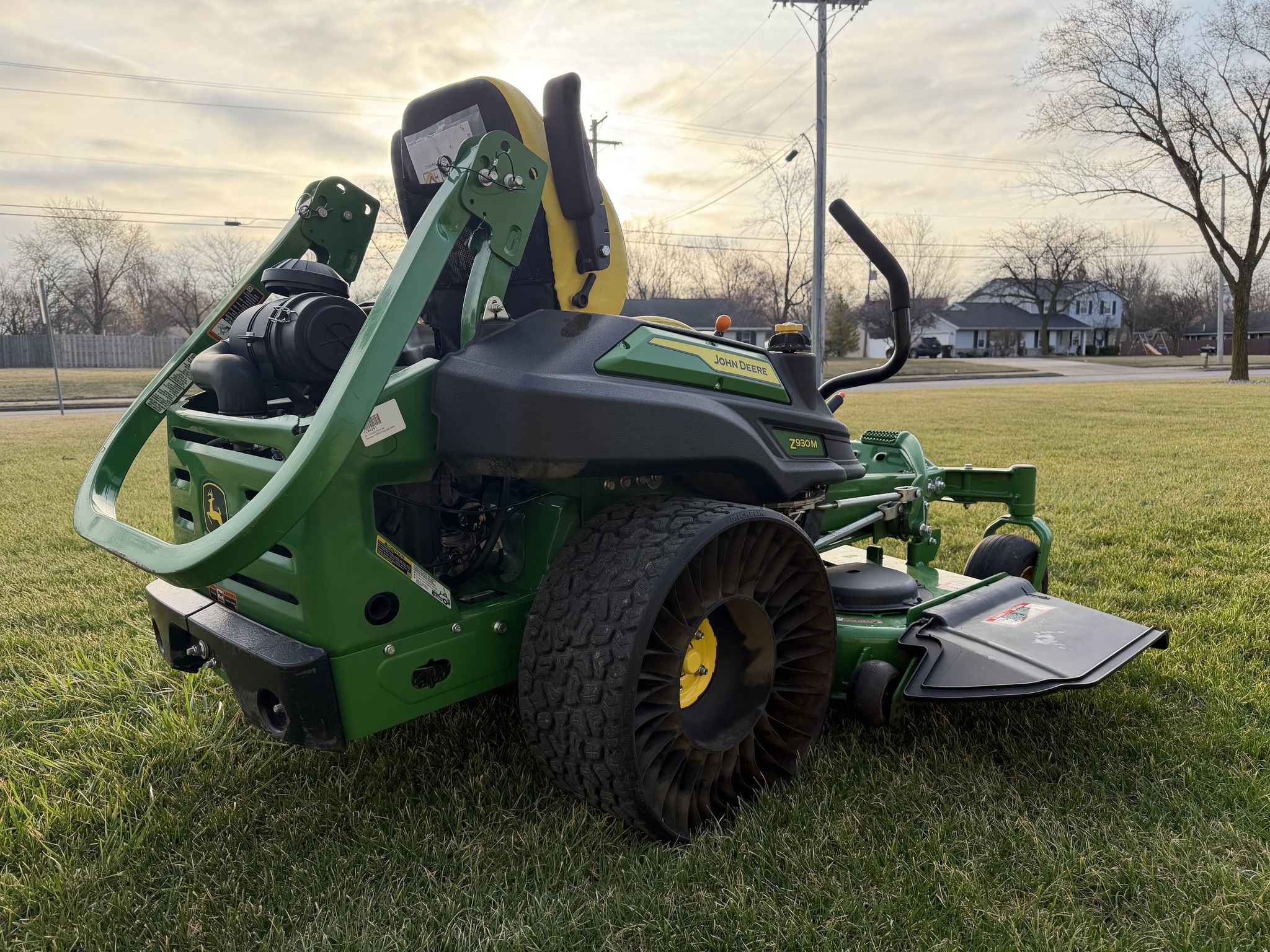 2024 John Deere Z930M Image 6