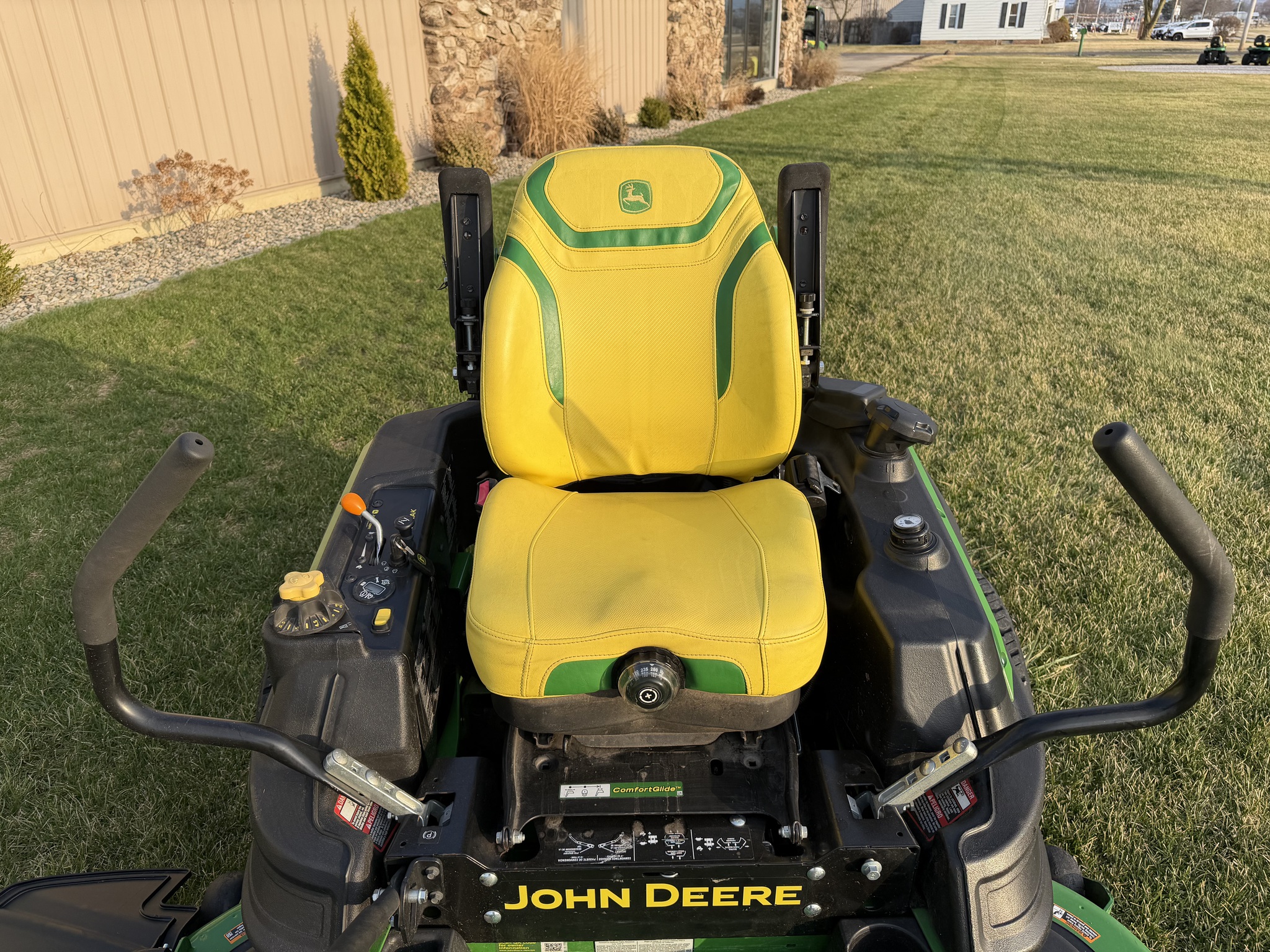 2024 John Deere Z930M Image 9