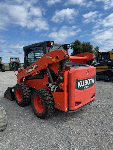 2018 Kubota SSV65 Image 1