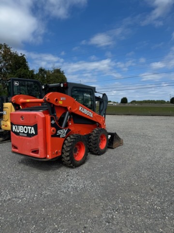 2018 Kubota SSV65 Image 2