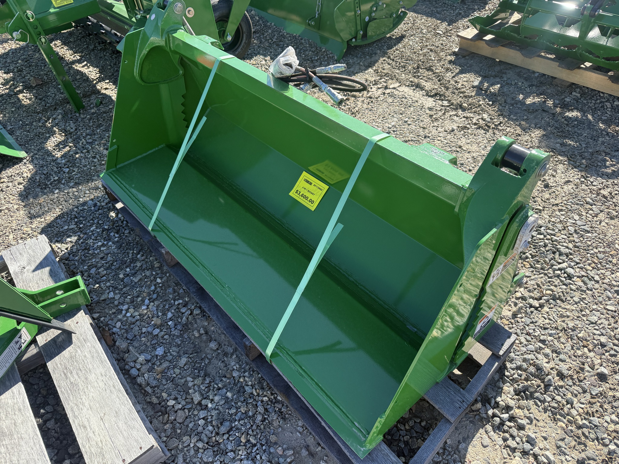 2025 Frontier AY11H Image 1