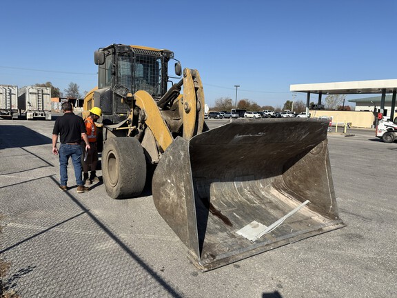 2013 Caterpillar 938
