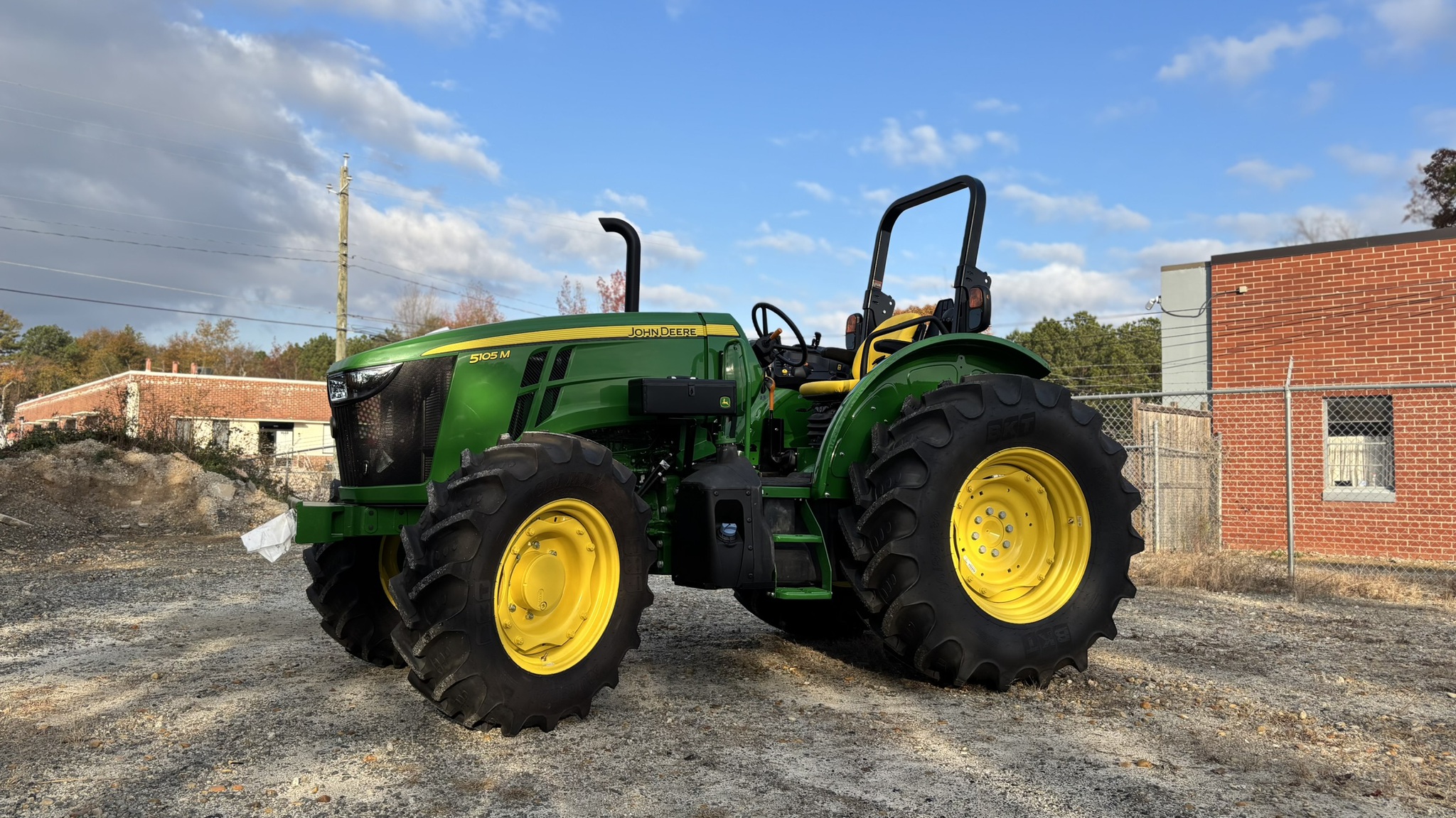 2025 John Deere 5105M Image 12