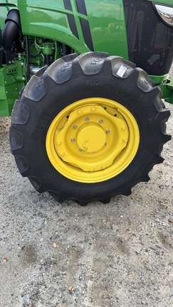 2025 John Deere 5105M-5