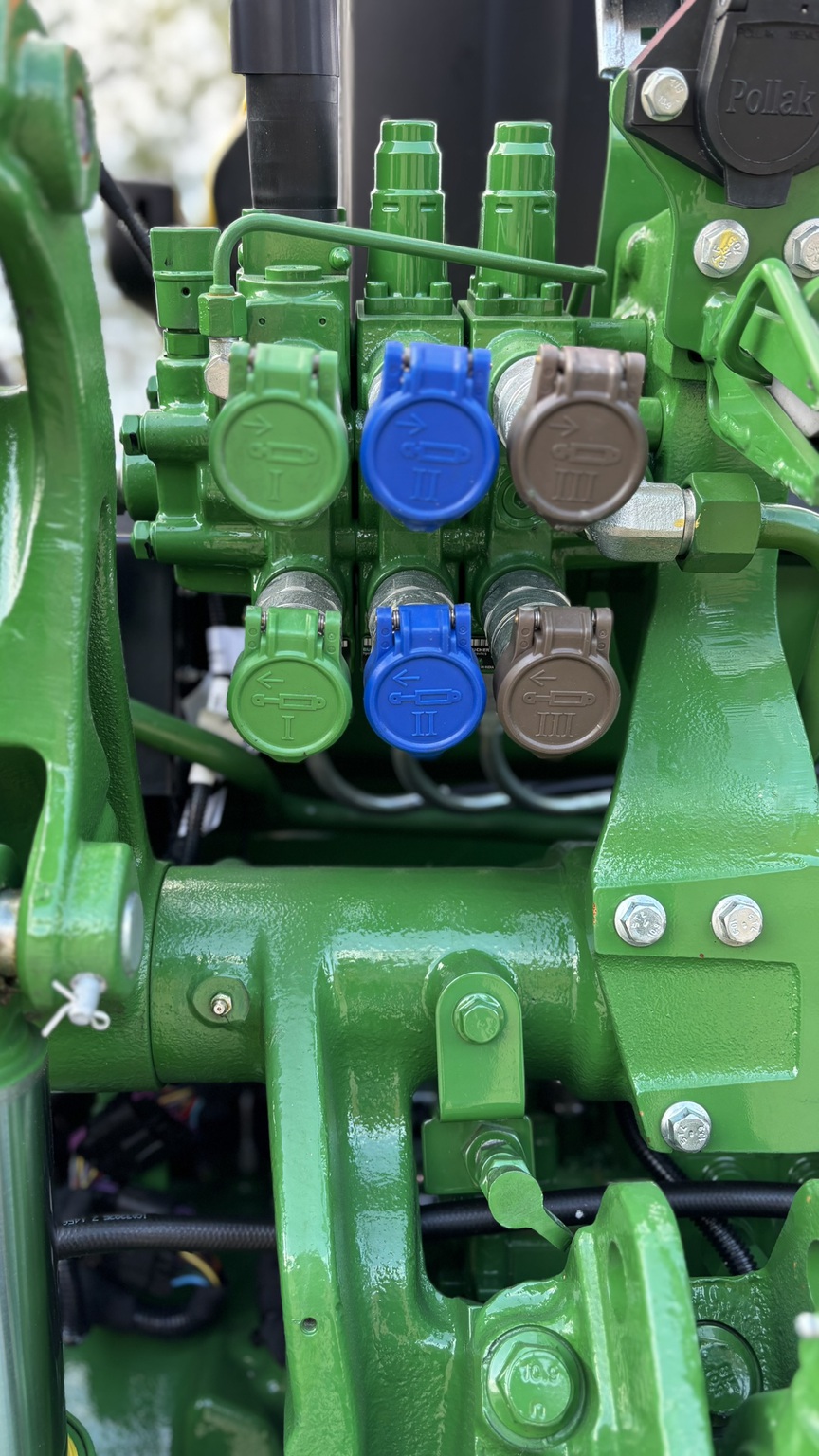 2025 John Deere 5105M Image 8