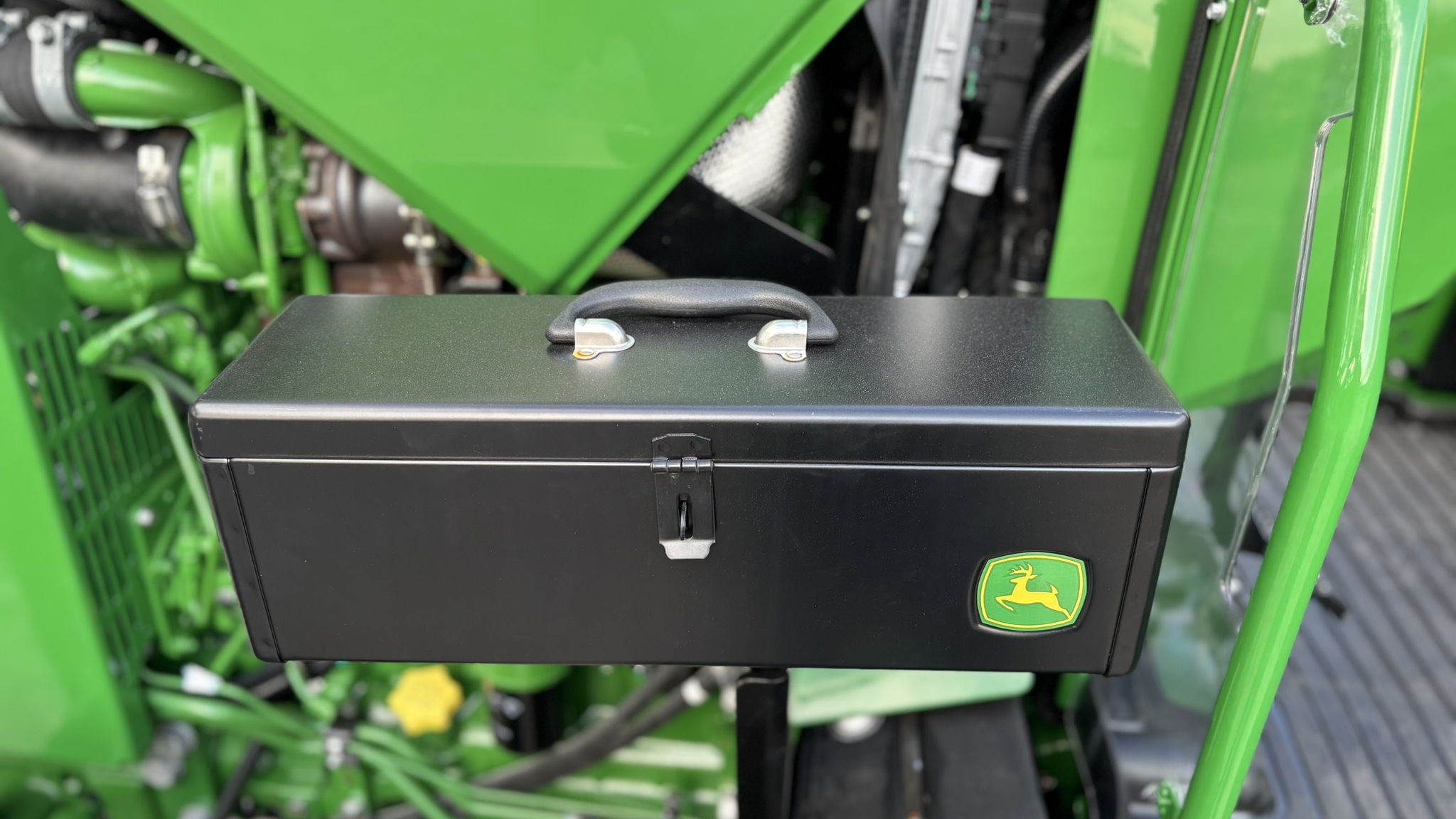 2025 John Deere 5105M Image 13