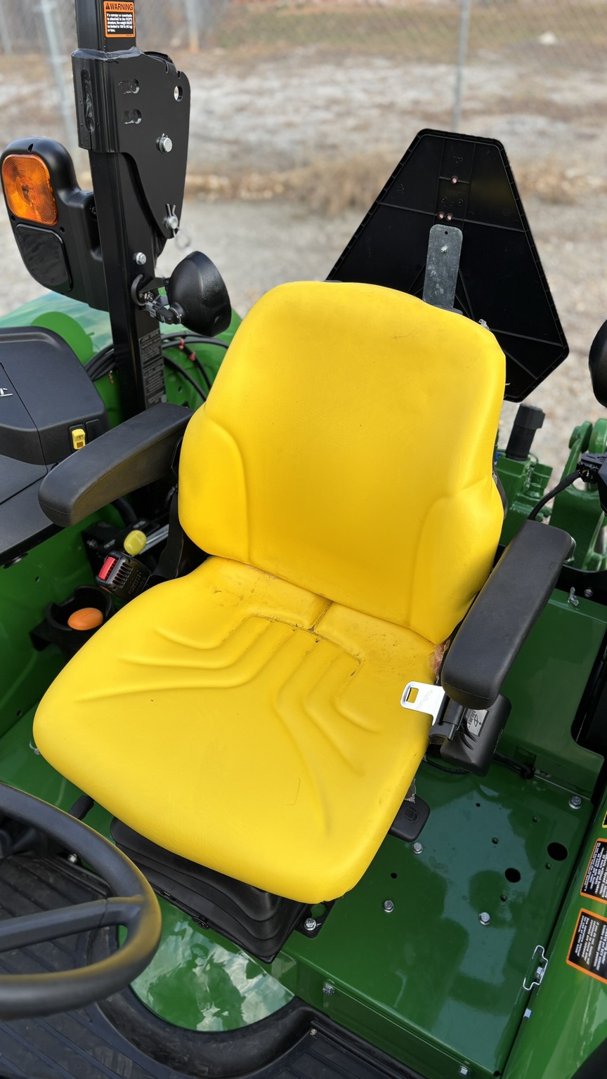 2025 John Deere 5105M Image 21