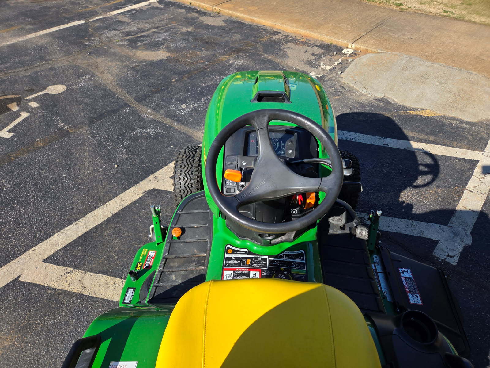 2024 John Deere X738 Image 6