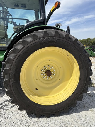 2011 John-Deere 8320R