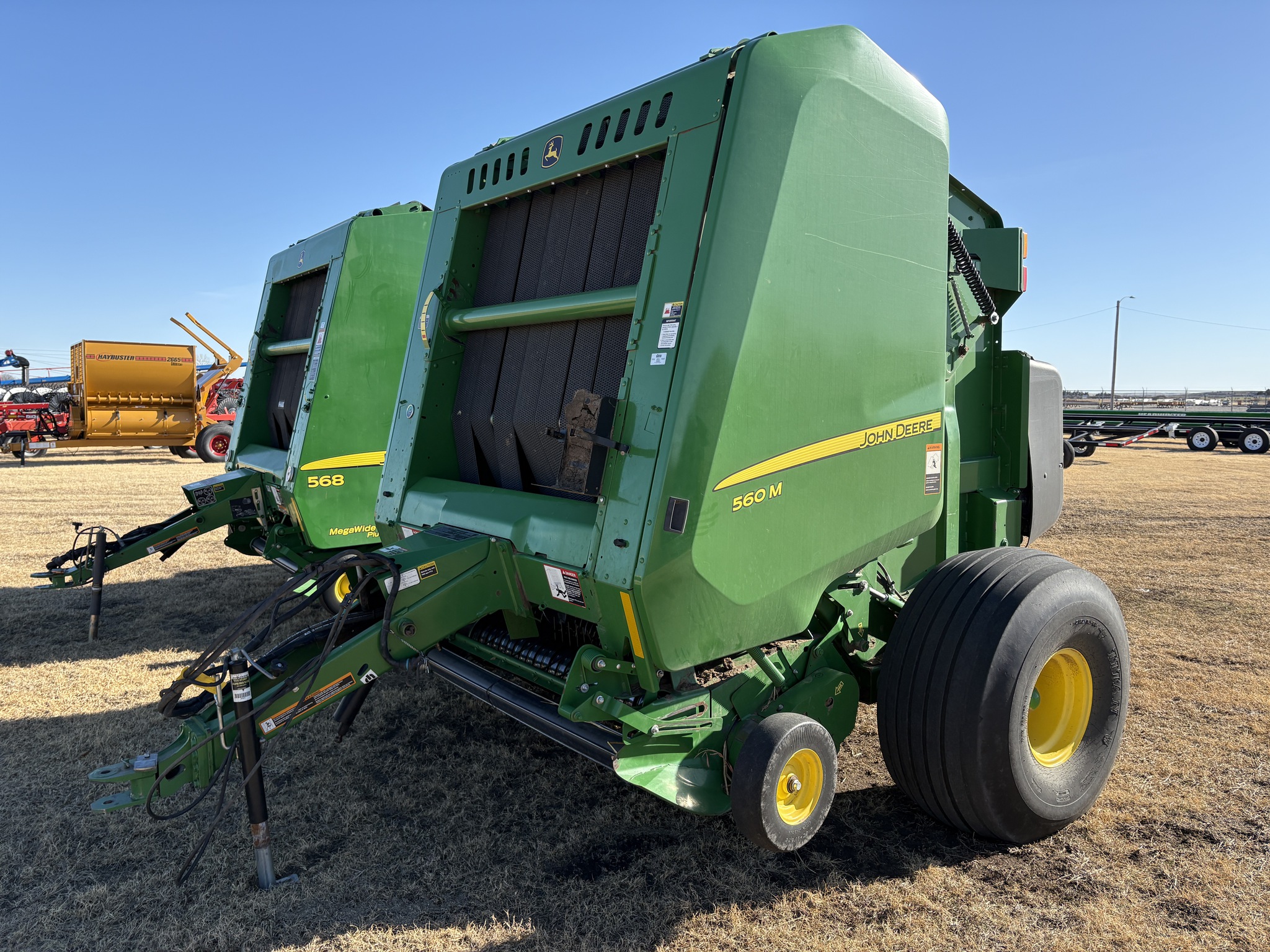 2019 John Deere 560M Image 1