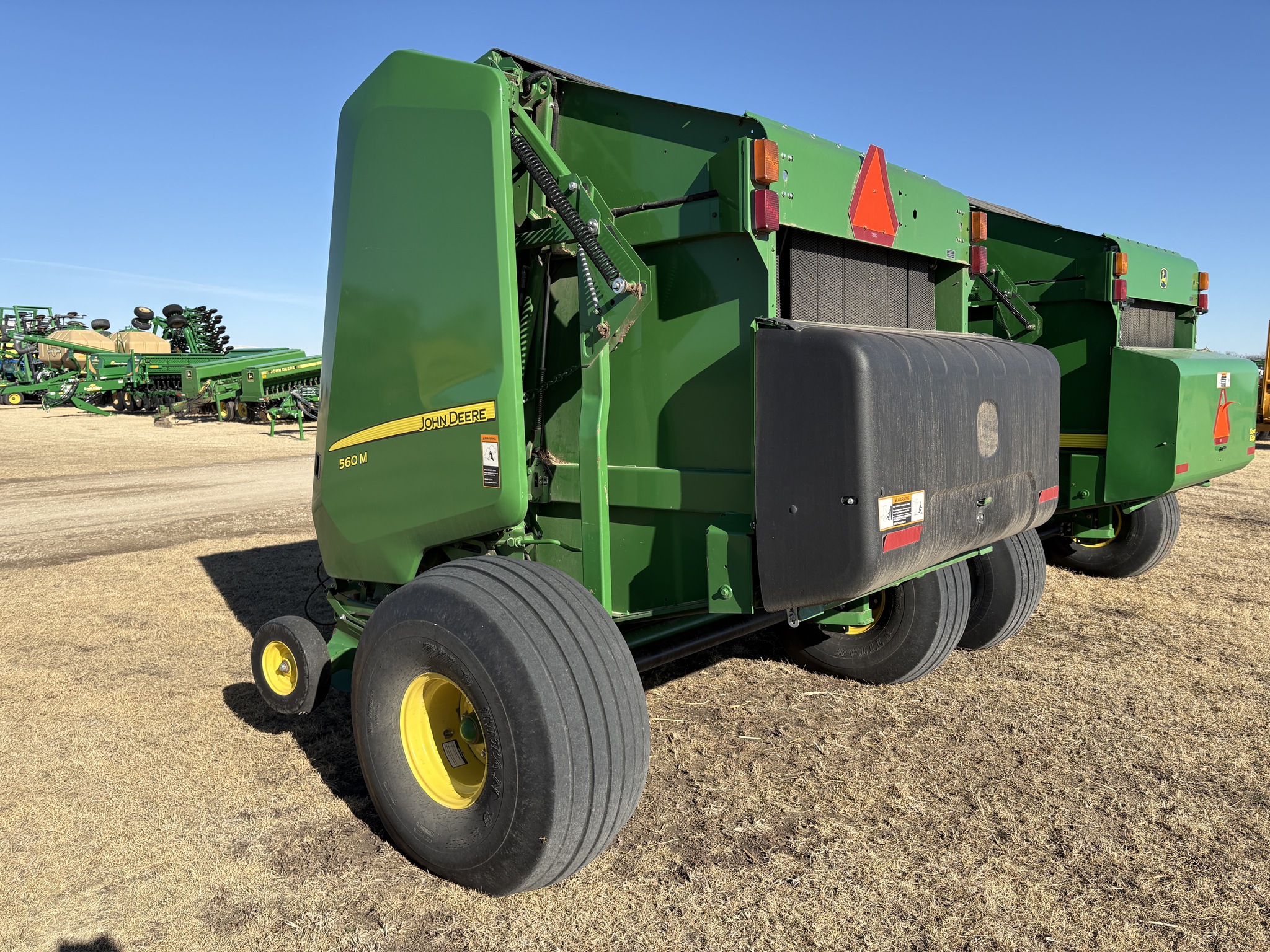 2019 John Deere 560M Image 2