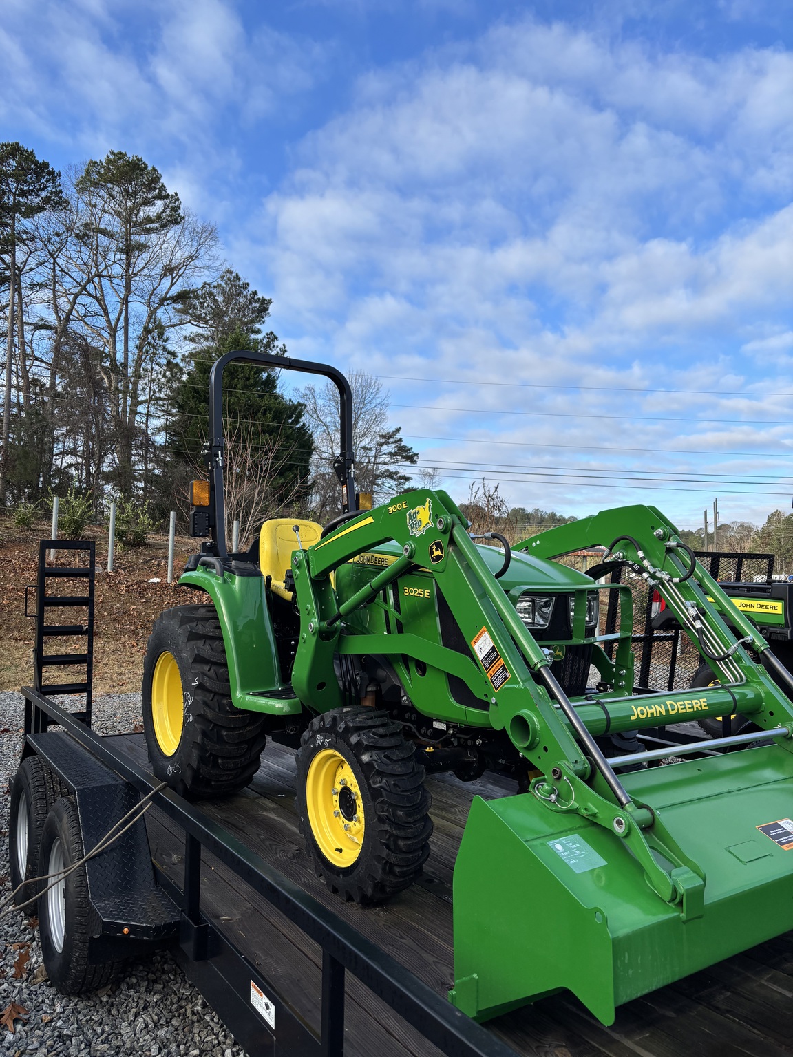 2024 John Deere 3025E Image 6