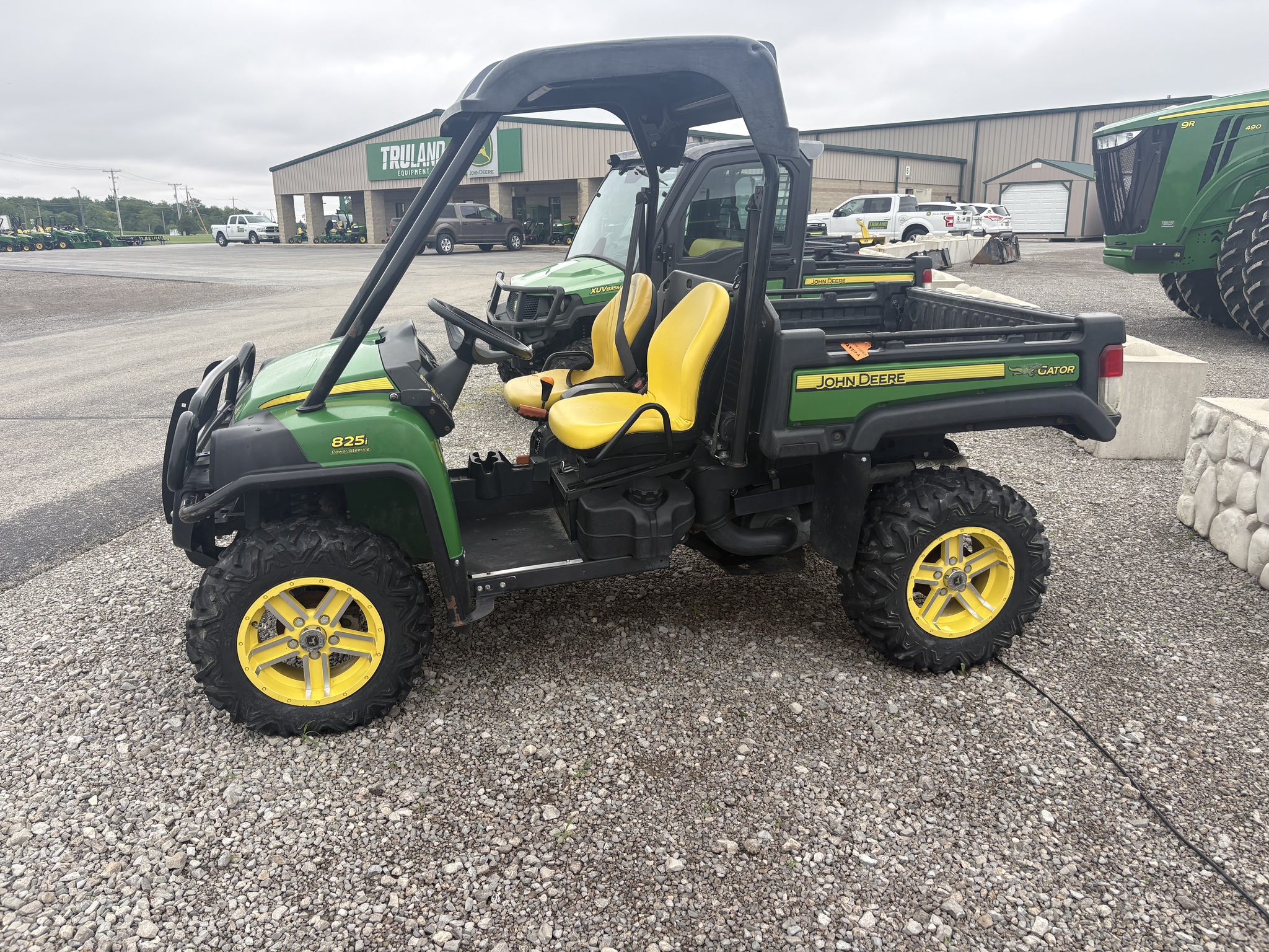 2014 John Deere XUV 825i Power Steering Image 3
