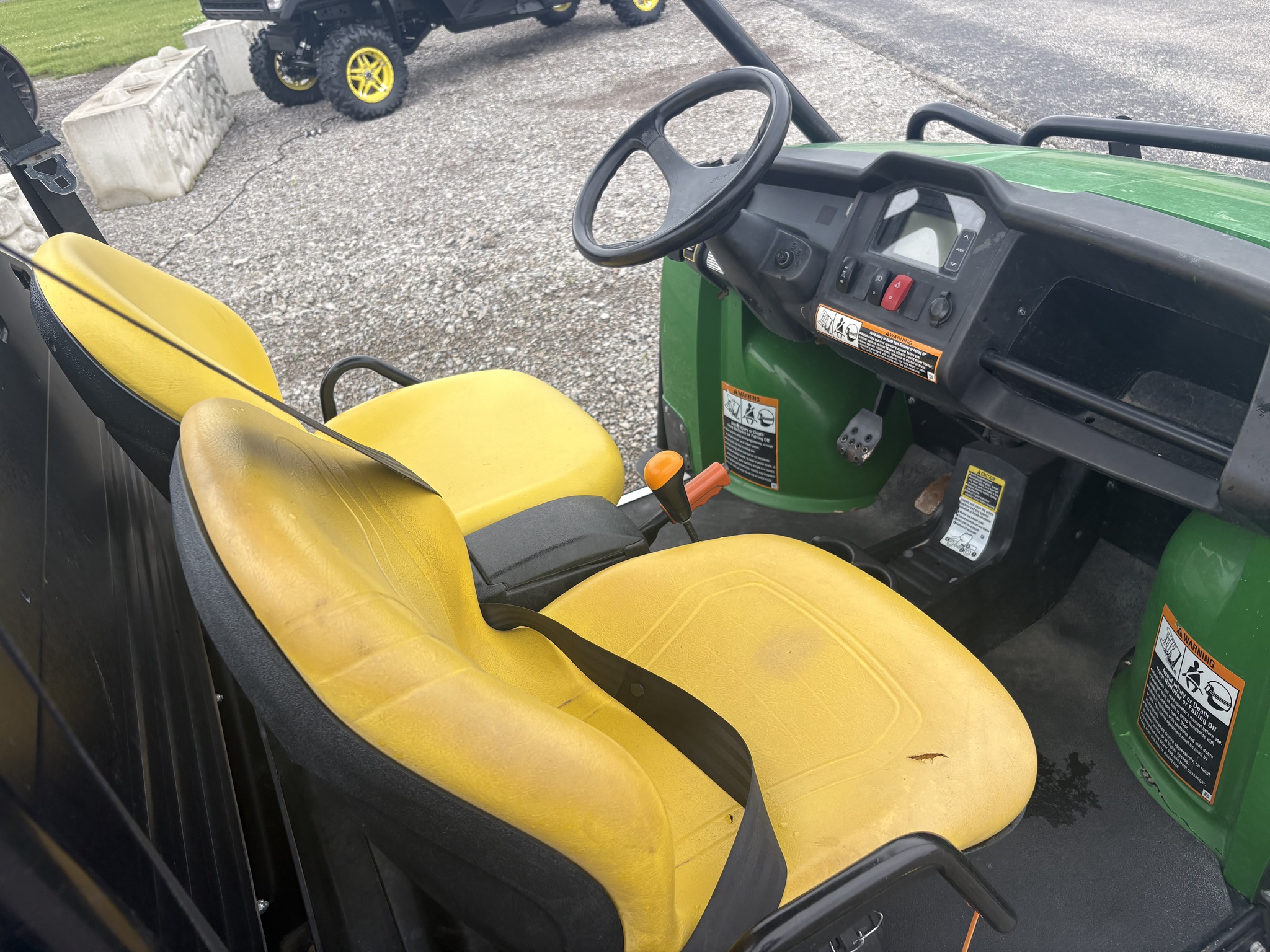 2014 John Deere XUV 825i Power Steering Image 6