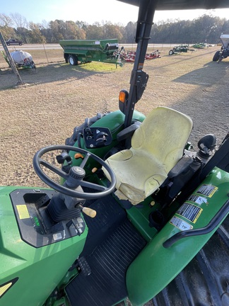 2013 John Deere 5085E Photo 8