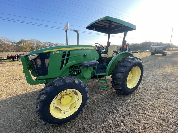 2013 John Deere 5085E Photo 7